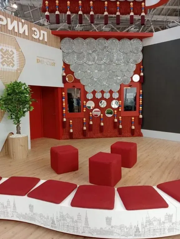 Republic of Mari El stand: “Smart Mirror” AR installation — photo 2