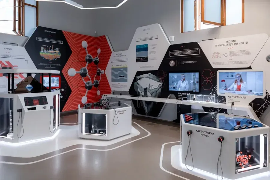 LUKOIL Museum. “Oil” pavilion, “Science” hall — photo 2