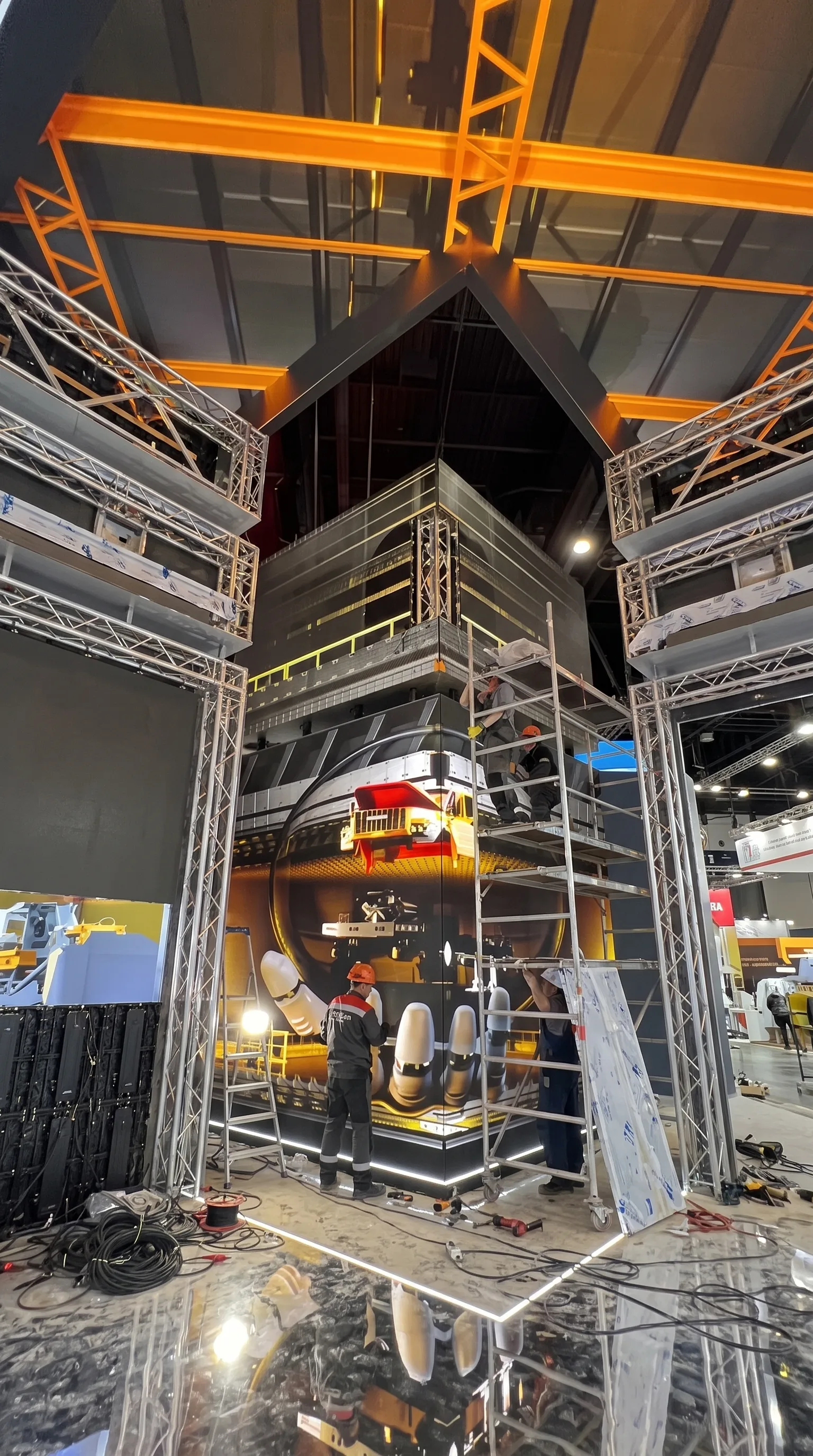 On-site fabrication and build